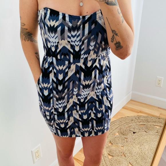 Volcom bodycon mini strapless dress with pockets - Picture 2 of 6